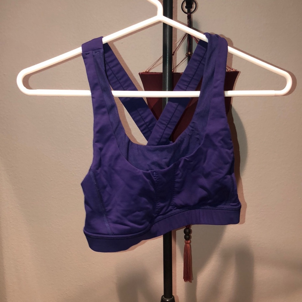 Sports bra